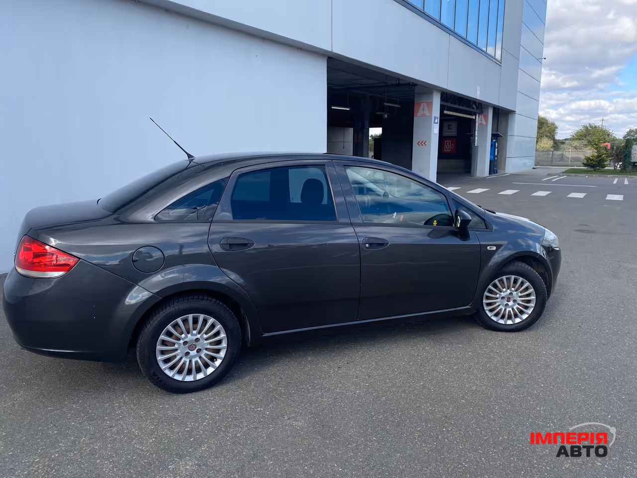 Fiat Linea - фото 6