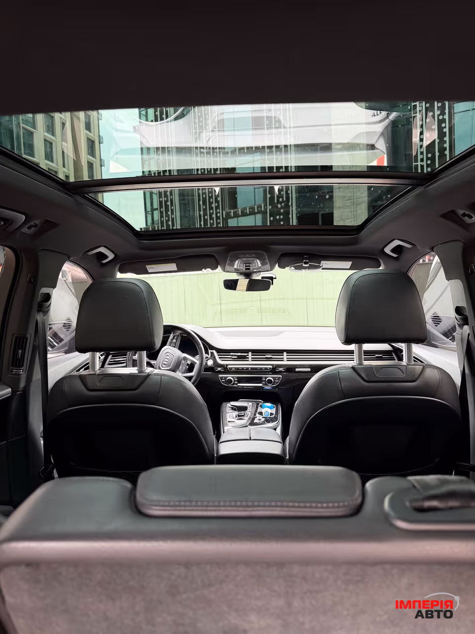 Audi Q7 - фото 10