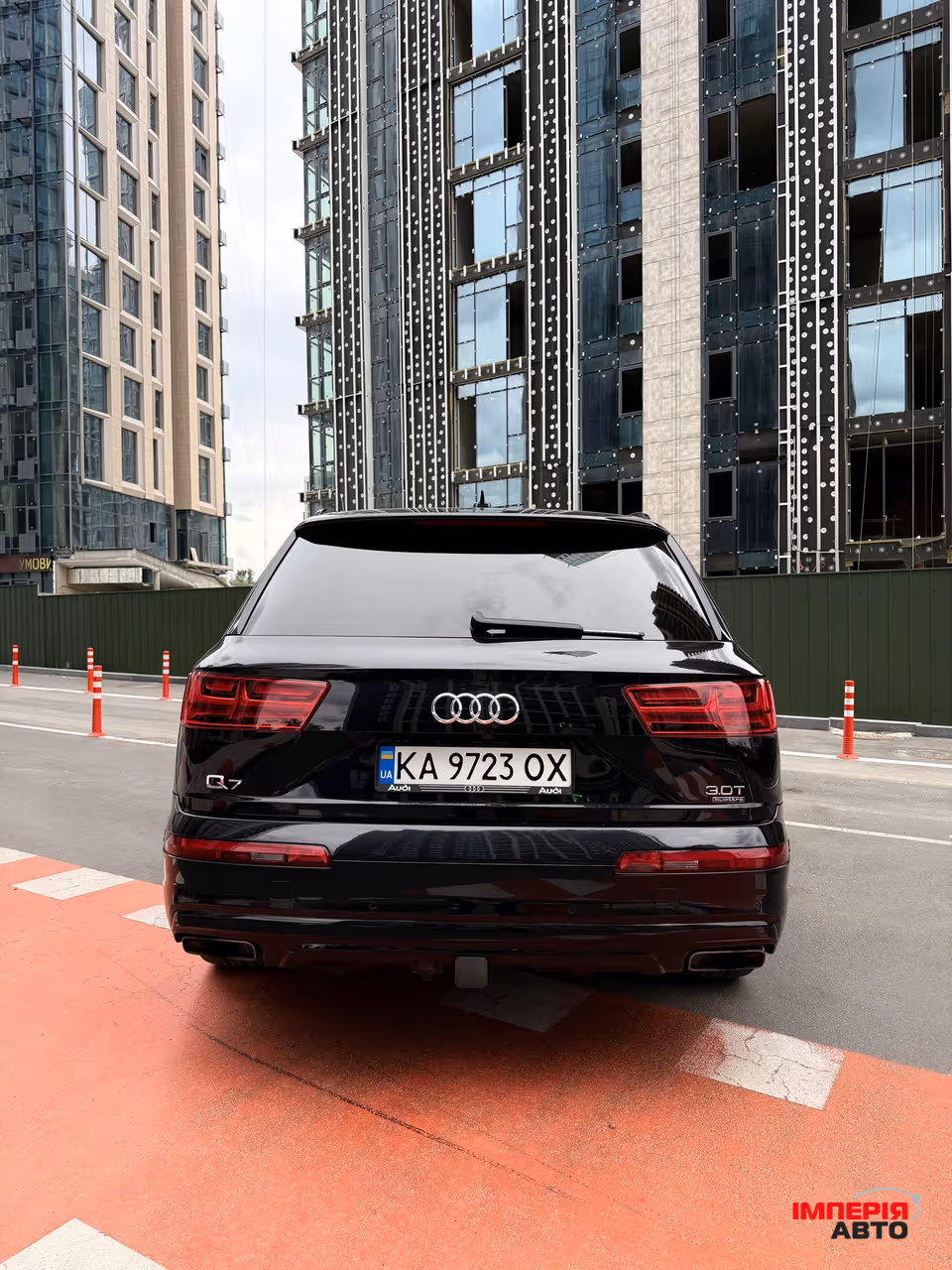 Audi Q7 - фото 8