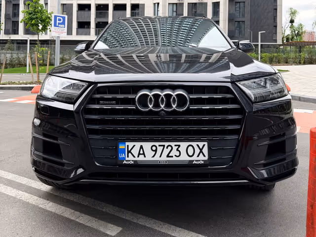 Audi Q7 - фото 3