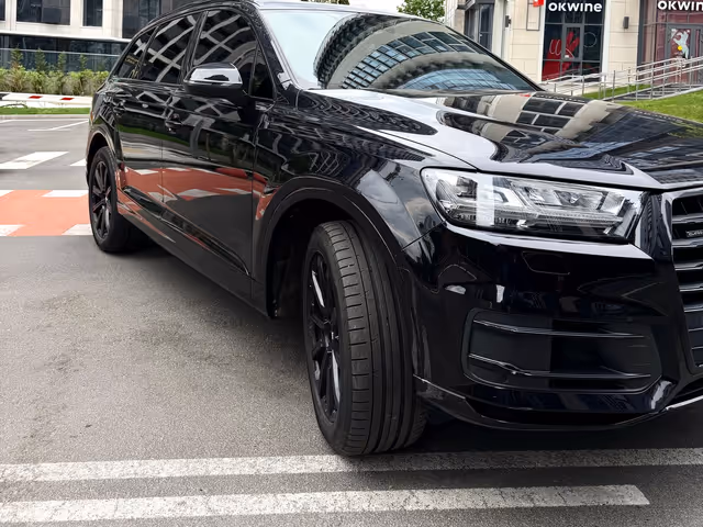 Audi Q7 - фото 5
