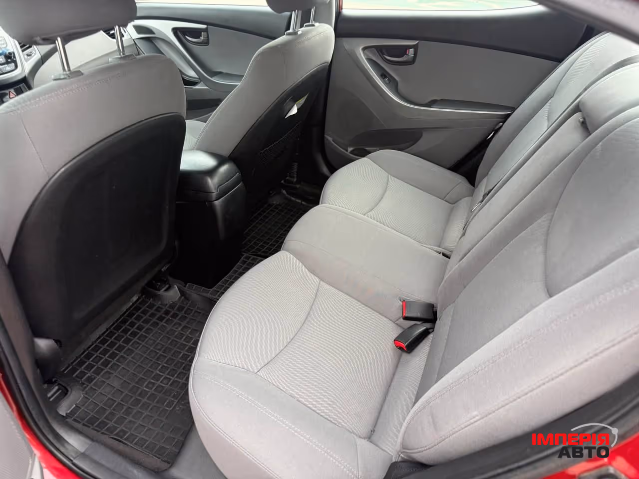 Hyundai Elantra - фото 5