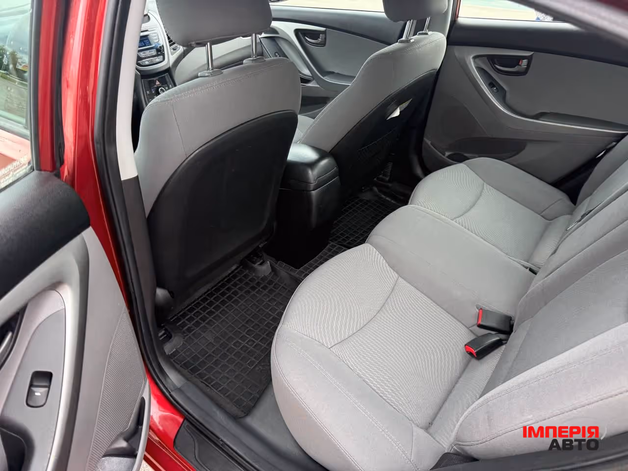 Hyundai Elantra - фото 17