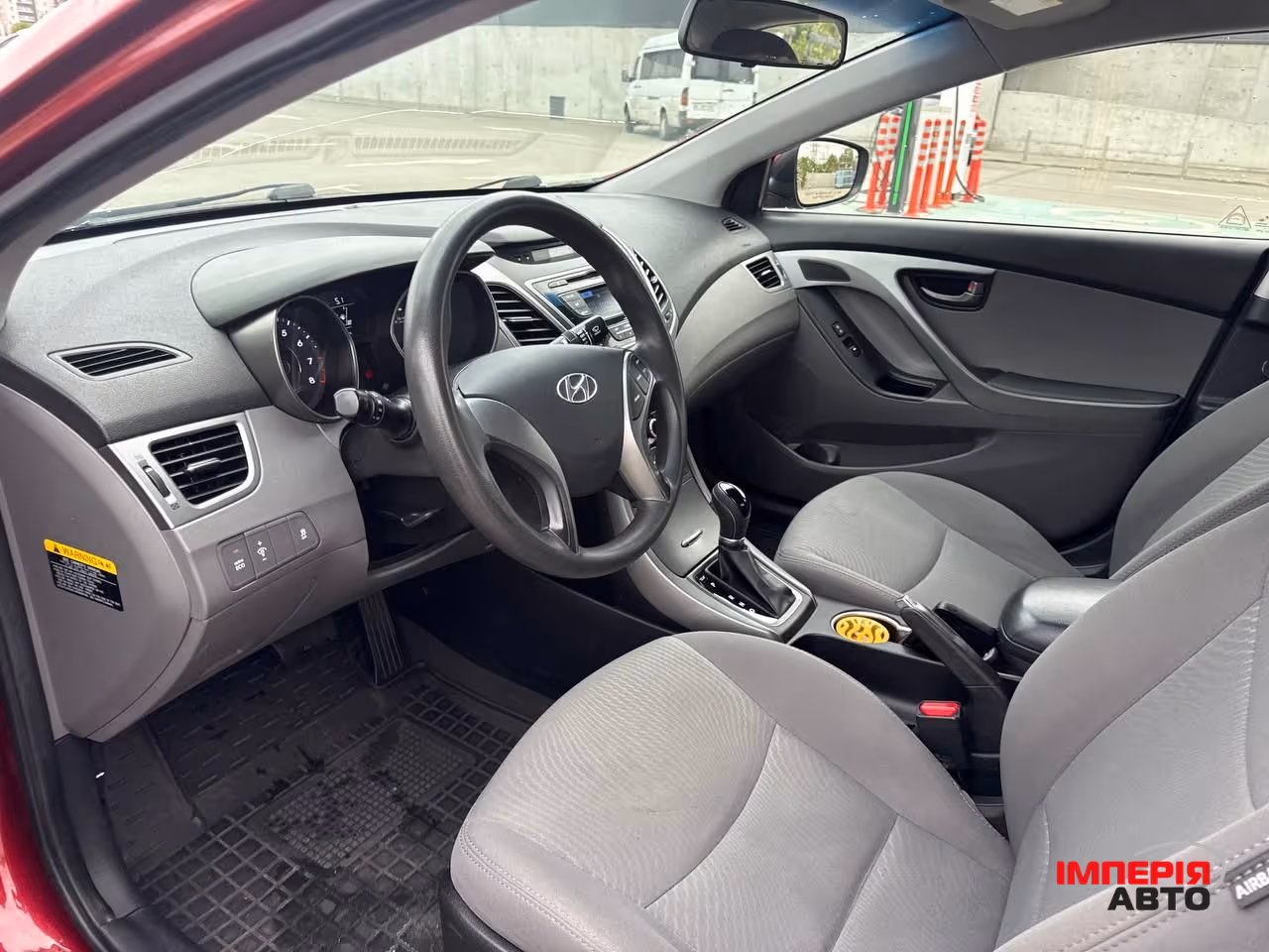 Hyundai Elantra - фото 4