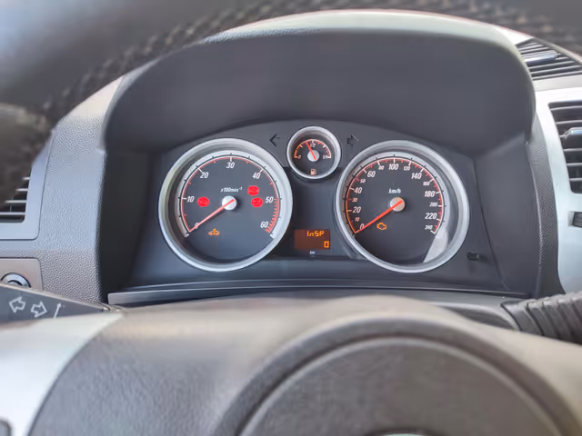 Opel Zafira - фото 1