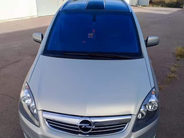 Opel Zafira - фото 2