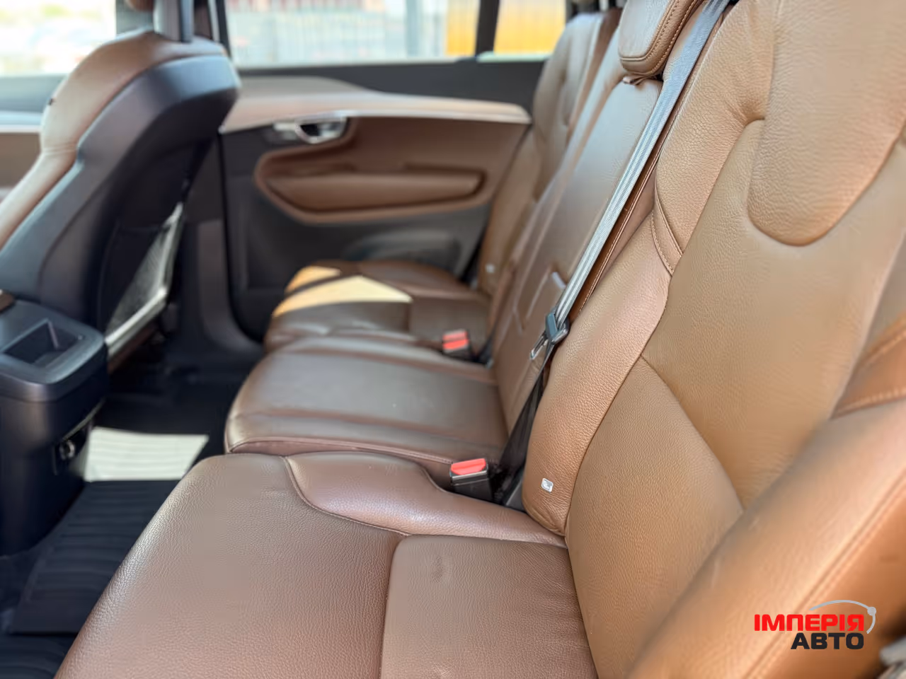 Volvo XC90 - фото 9