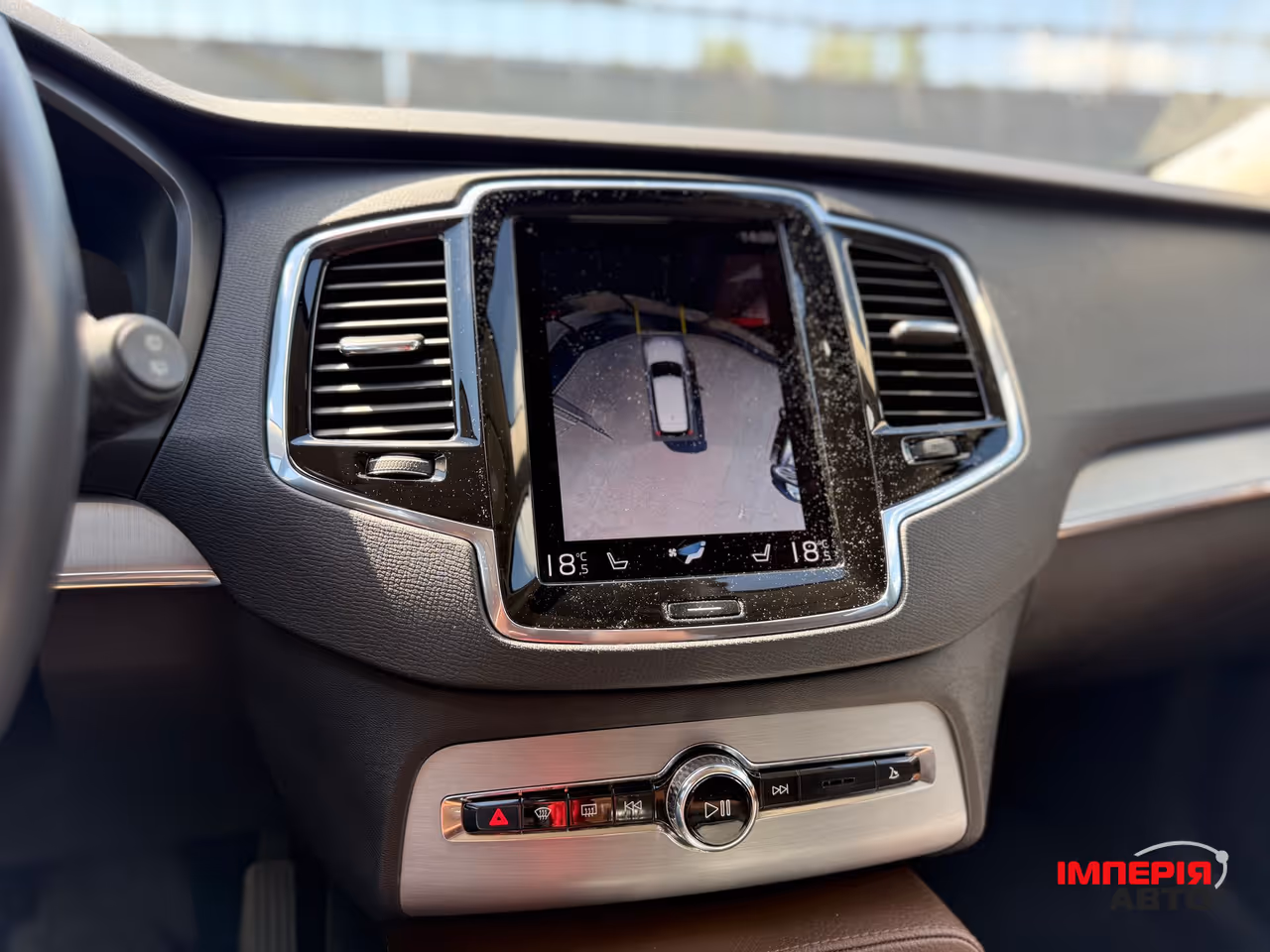 Volvo XC90 - фото 13