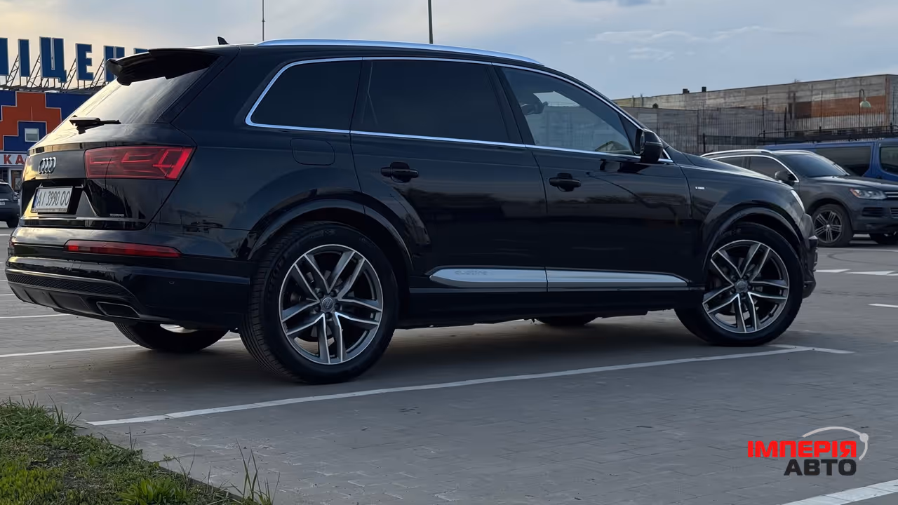 Audi Q7 - фото 11
