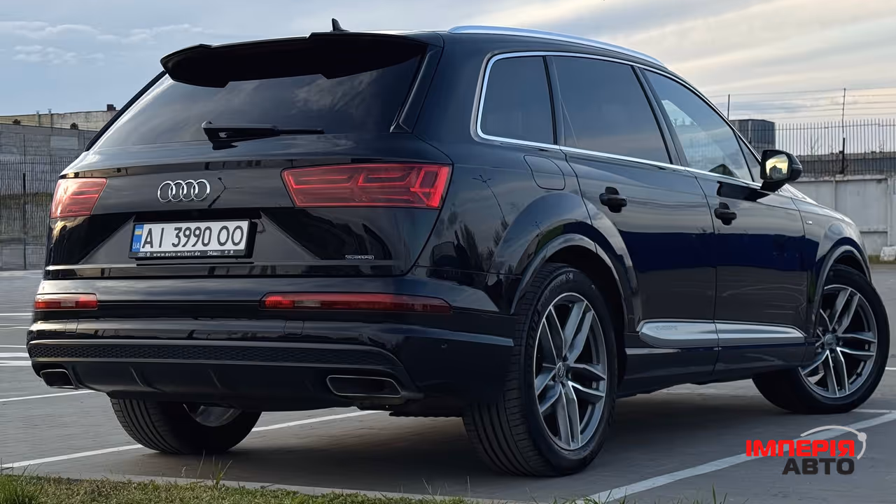 Audi Q7 - фото 8