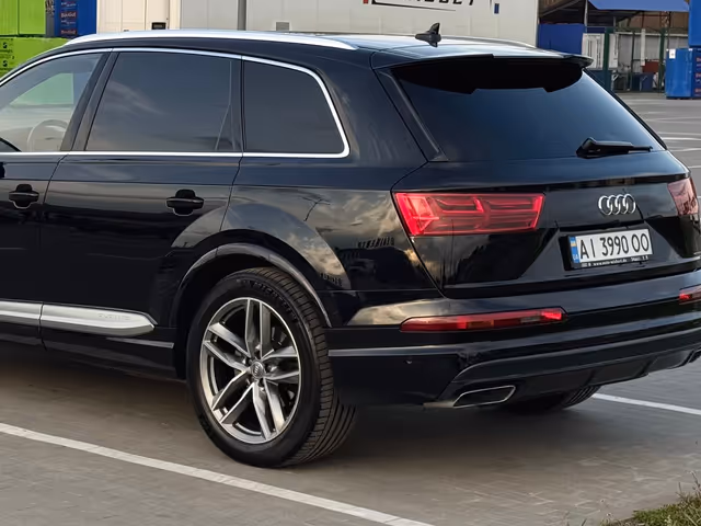 Audi Q7 - фото 4