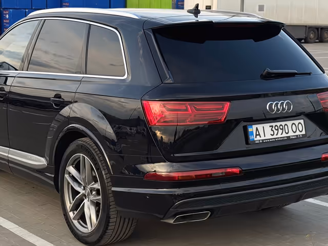 Audi Q7 - фото 5
