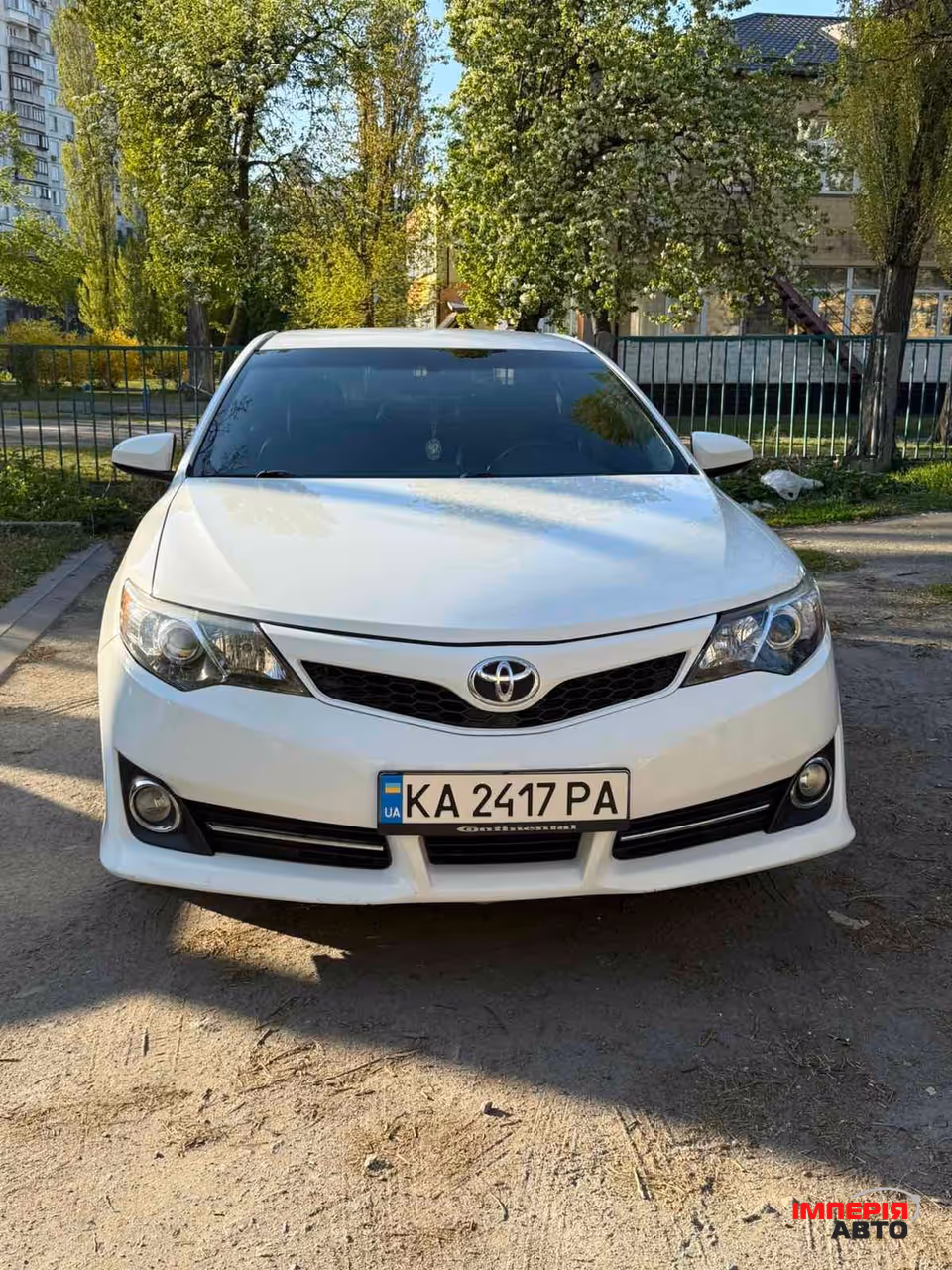 Toyota Camry - фото 2