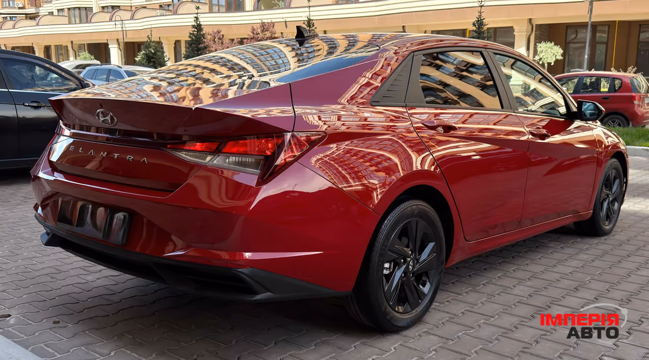 Hyundai Elantra - фото 4