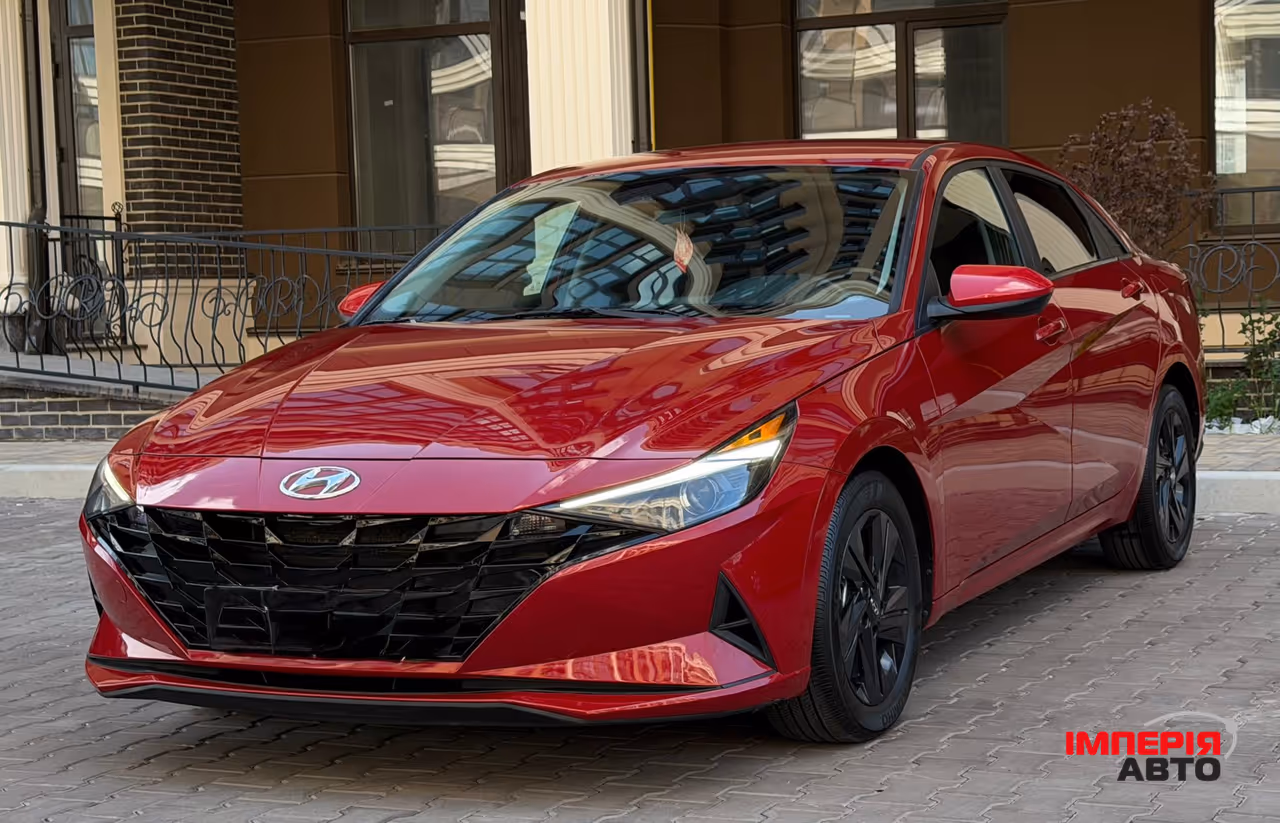 Hyundai Elantra - фото 1