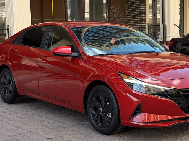 Hyundai Elantra - фото 2