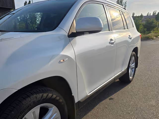 Toyota Highlander - фото 5