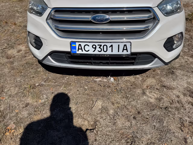 Ford Escape - фото 1