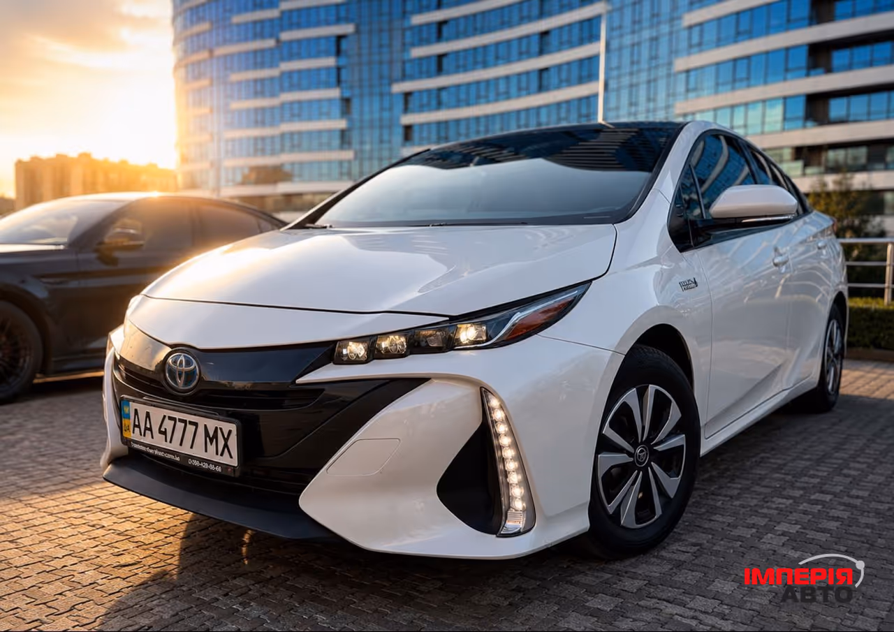 Toyota Prius - фото 1