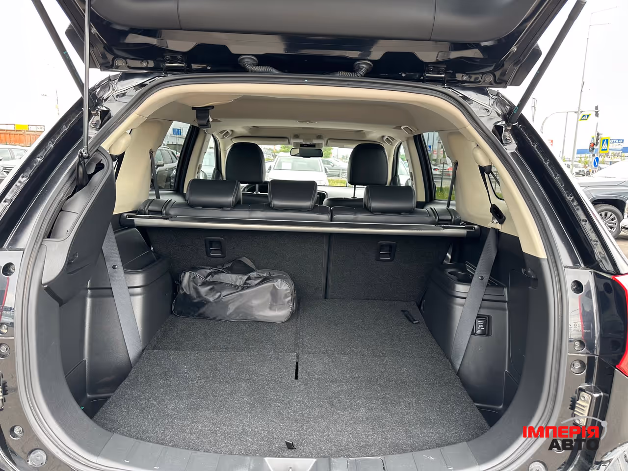 Mitsubishi Outlander - фото 12