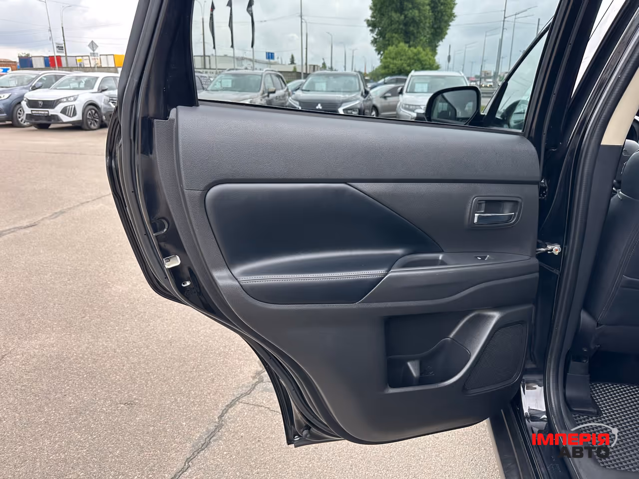 Mitsubishi Outlander - фото 31