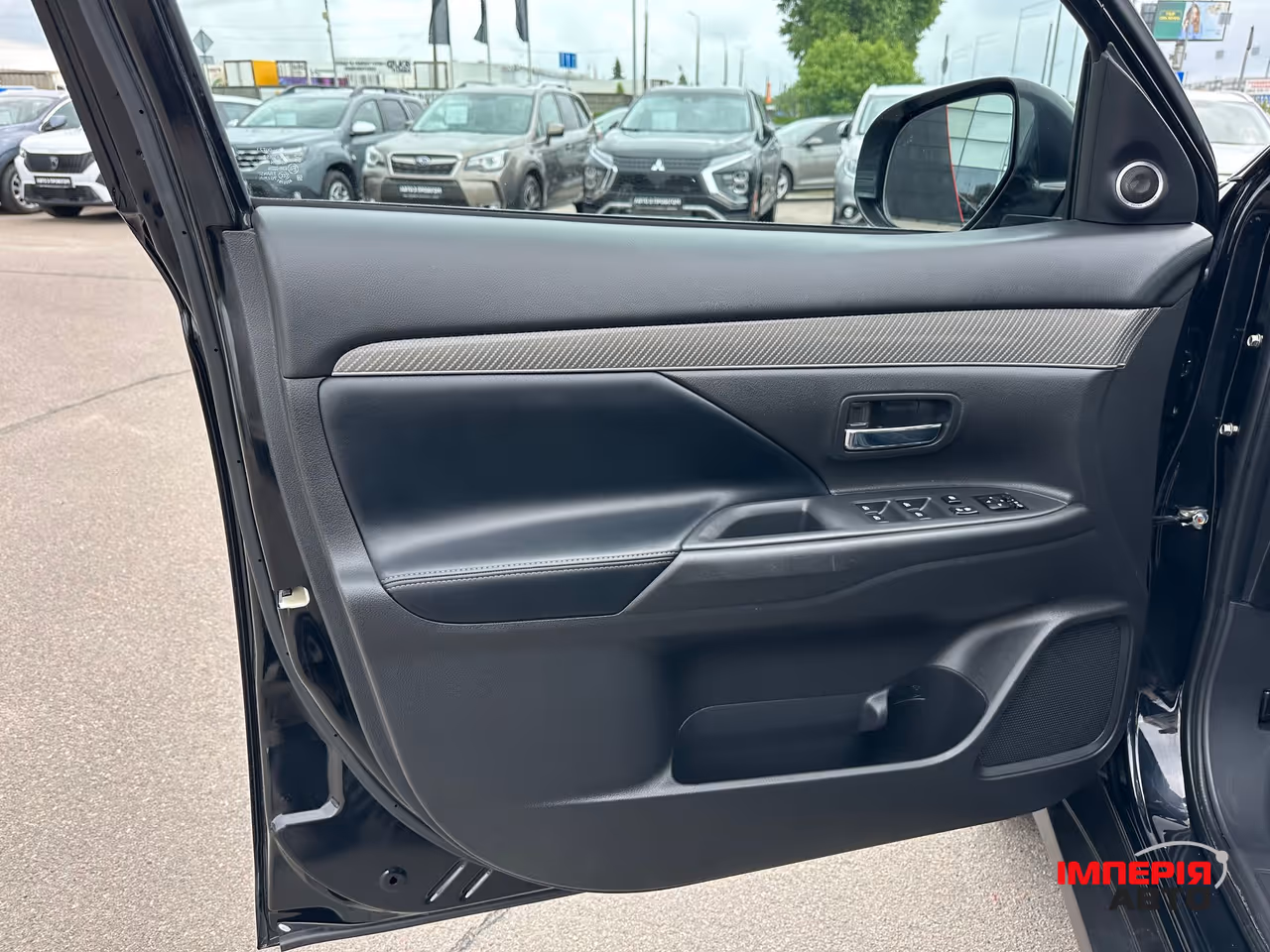 Mitsubishi Outlander - фото 16