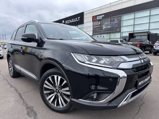 Mitsubishi Outlander - фото 1