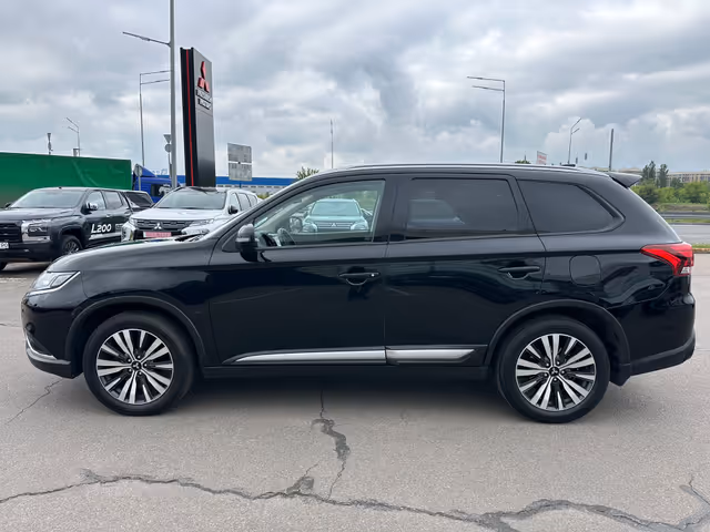 Mitsubishi Outlander - фото 4