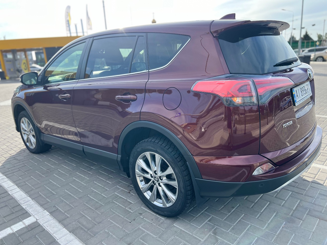 Toyota RAV4 - фото 11