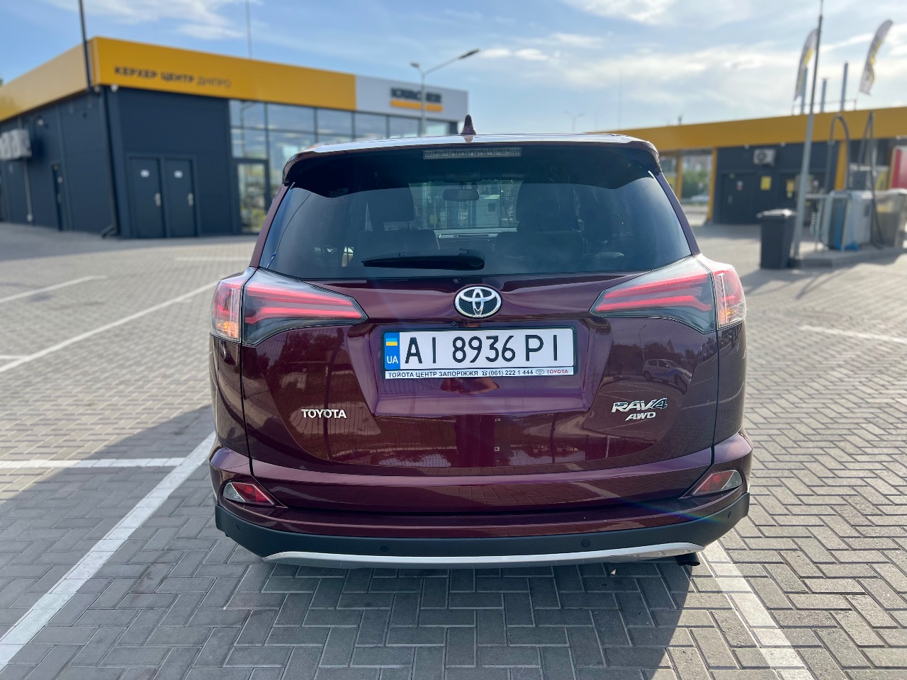 Toyota RAV4 - фото 2