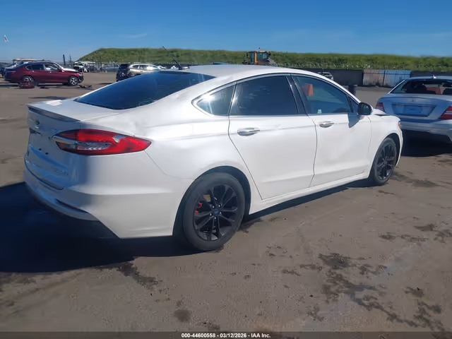 Ford Fusion USA - фото 5