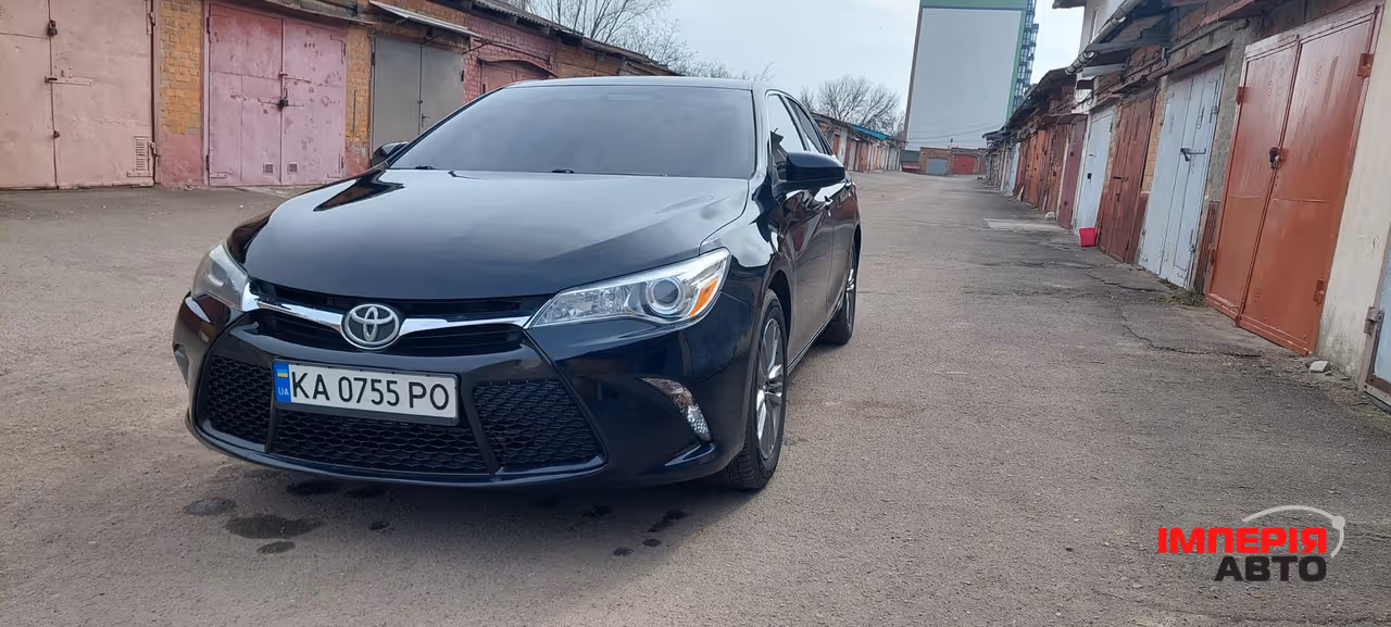 Toyota Camry - фото 3