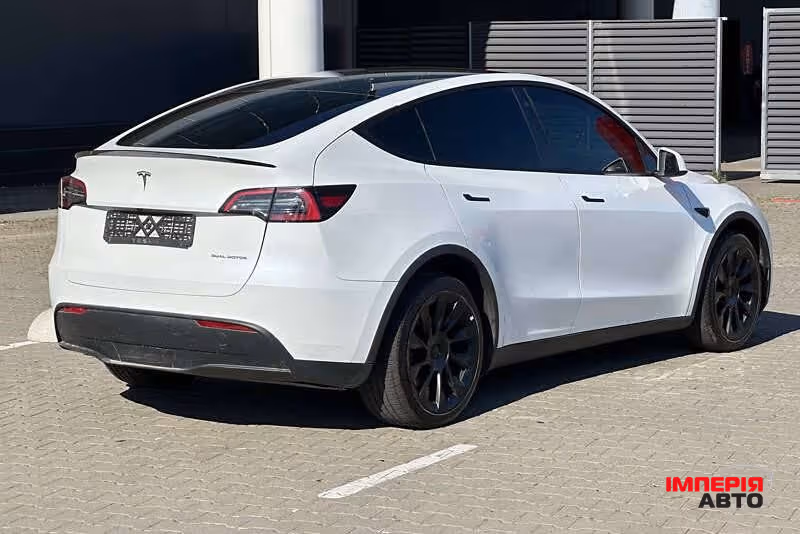 Tesla Model Y - фото 7