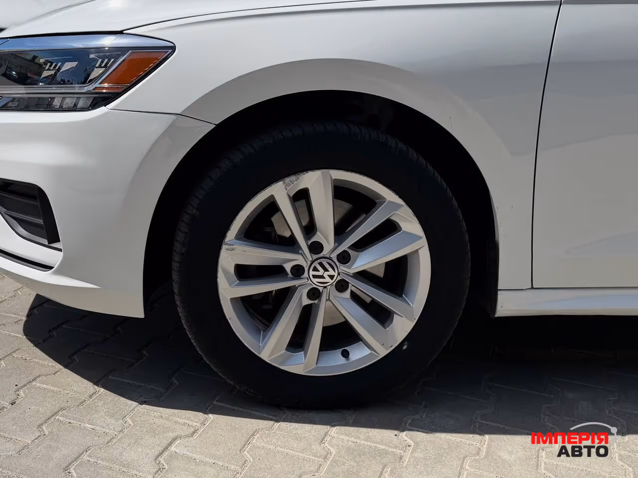 Volkswagen Passat - фото 4