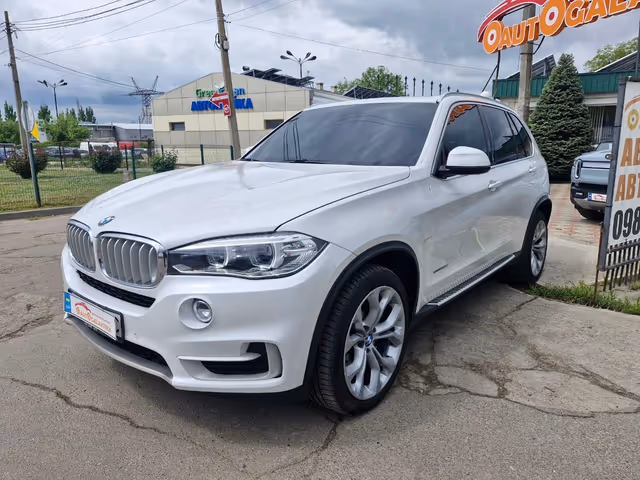 BMW X5 - фото 1