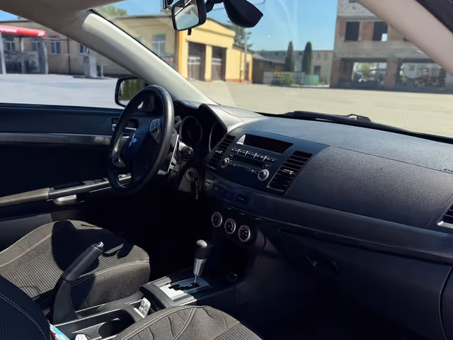 Mitsubishi Lancer - фото 5