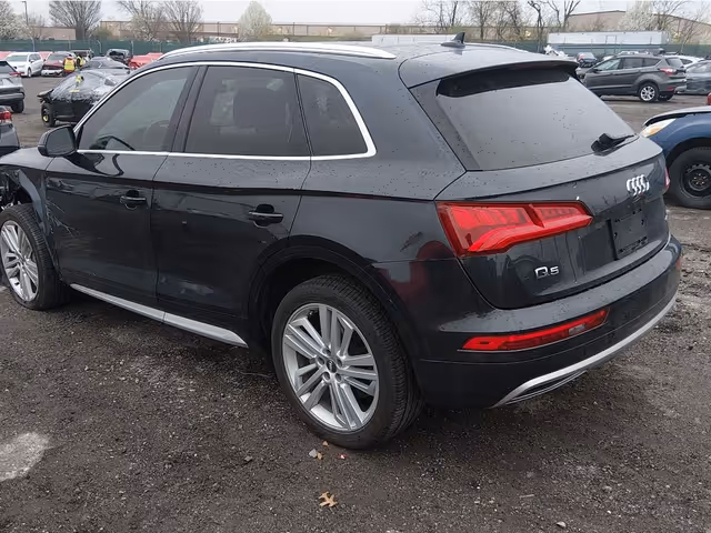 Audi Q5 - фото 3