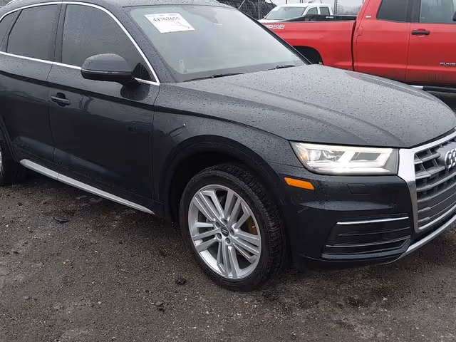 Audi Q5 - фото 1