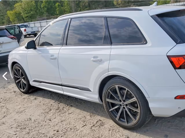 Audi Q7 - фото 4