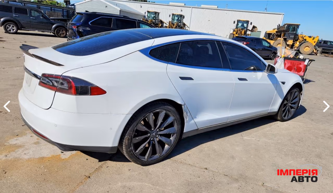 Tesla Model S - фото 6