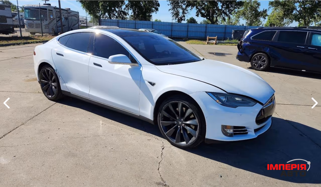 Tesla Model S - фото 3