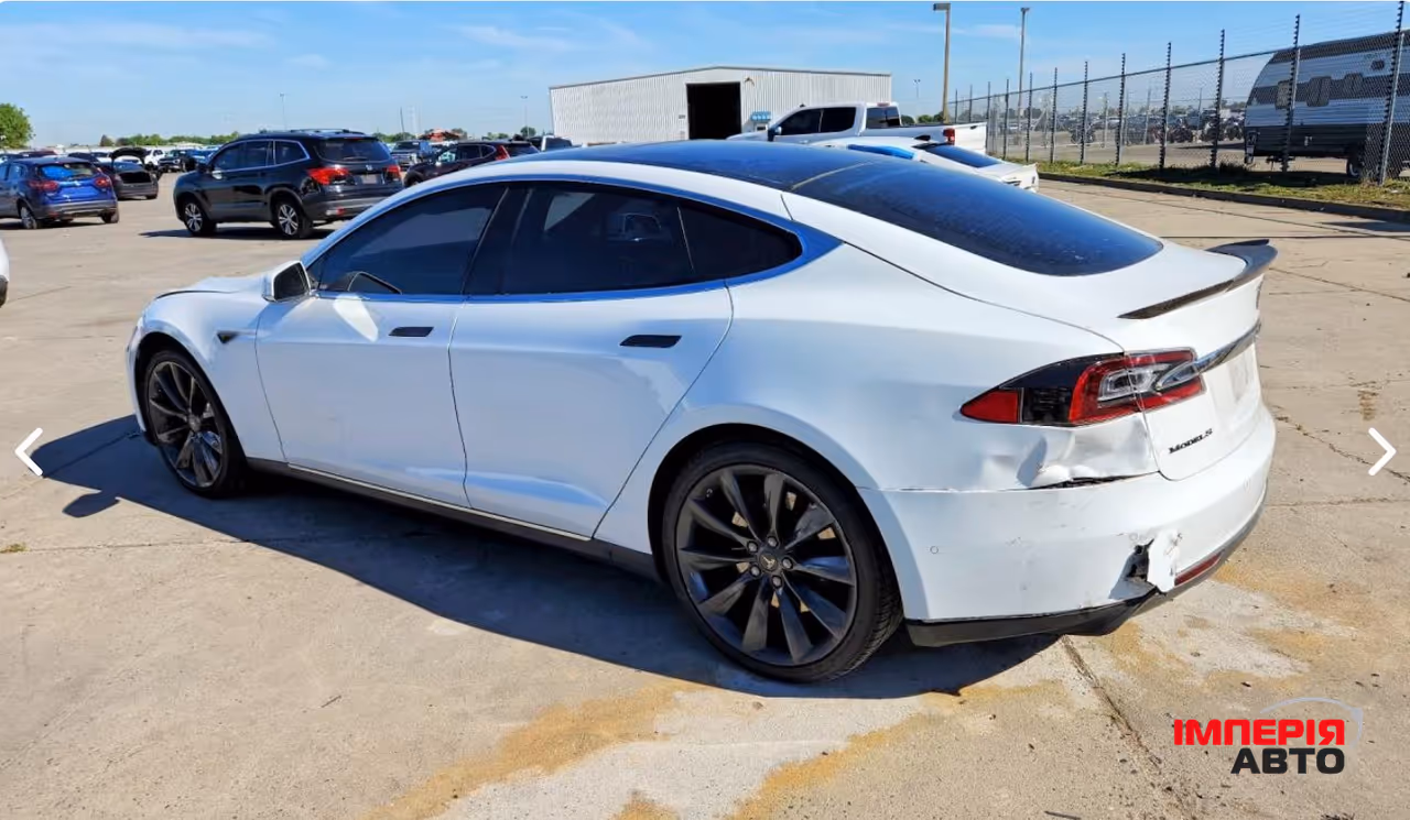 Tesla Model S - фото 4