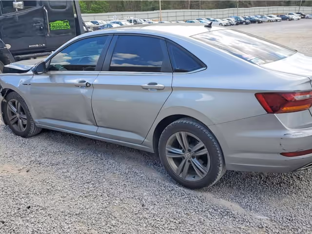 Volkswagen Jetta - фото 4