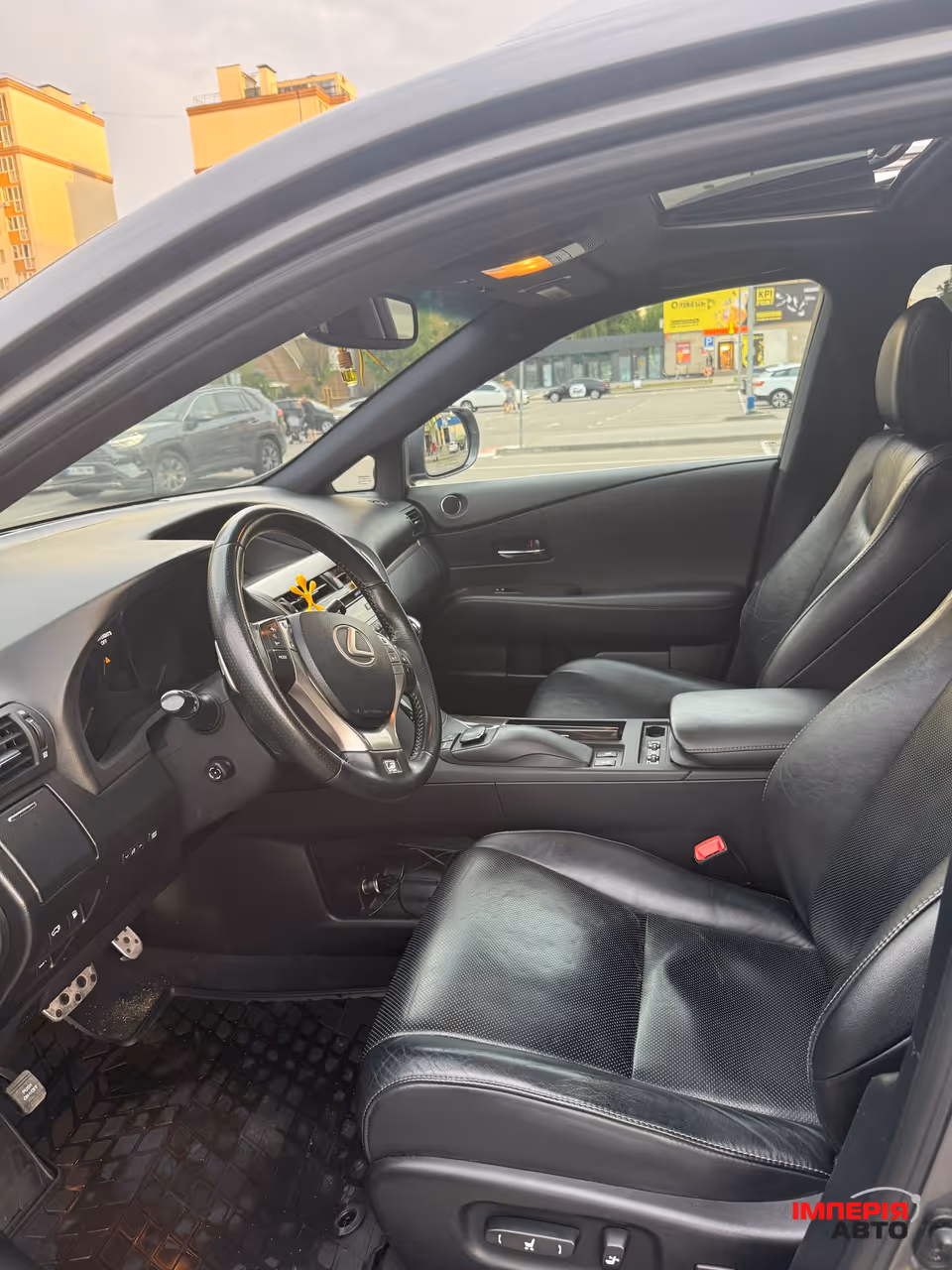 Lexus RX - фото 19