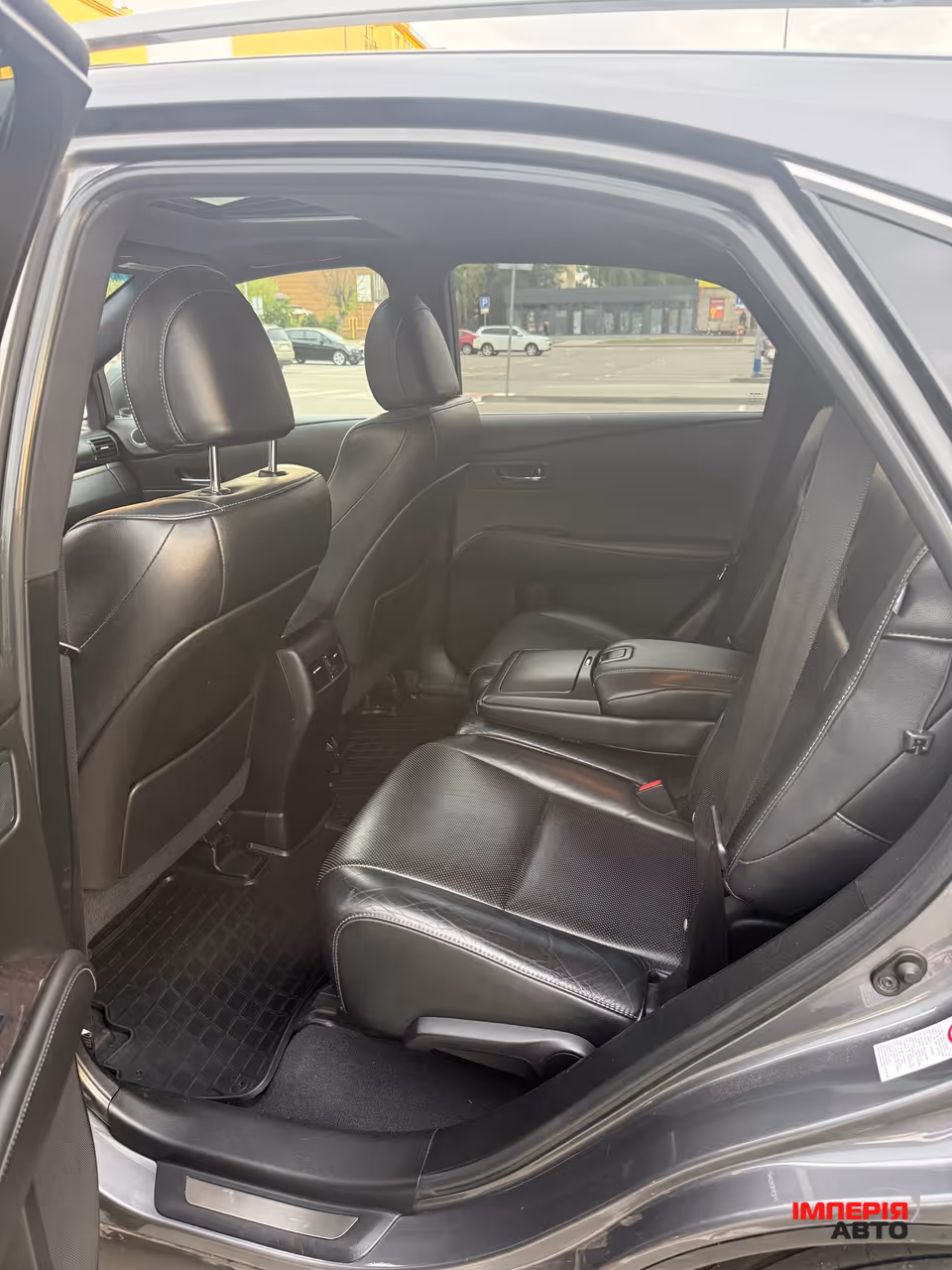 Lexus RX - фото 21