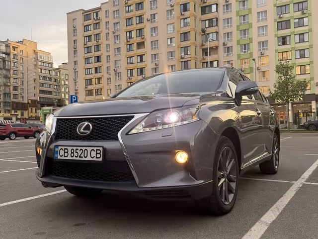 Lexus RX - фото 1