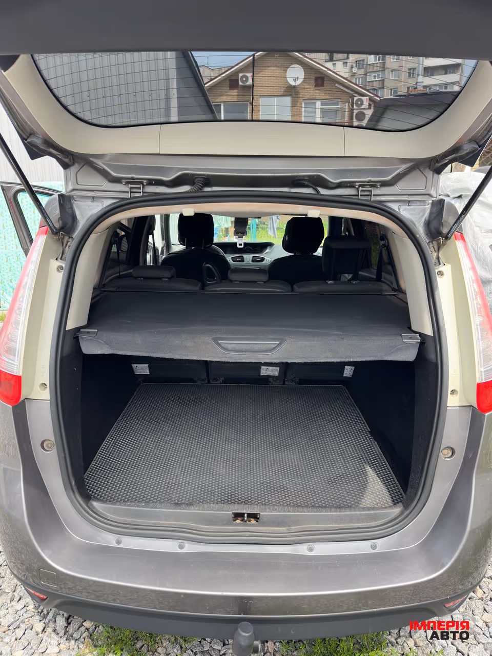 Renault Scenic - фото 16