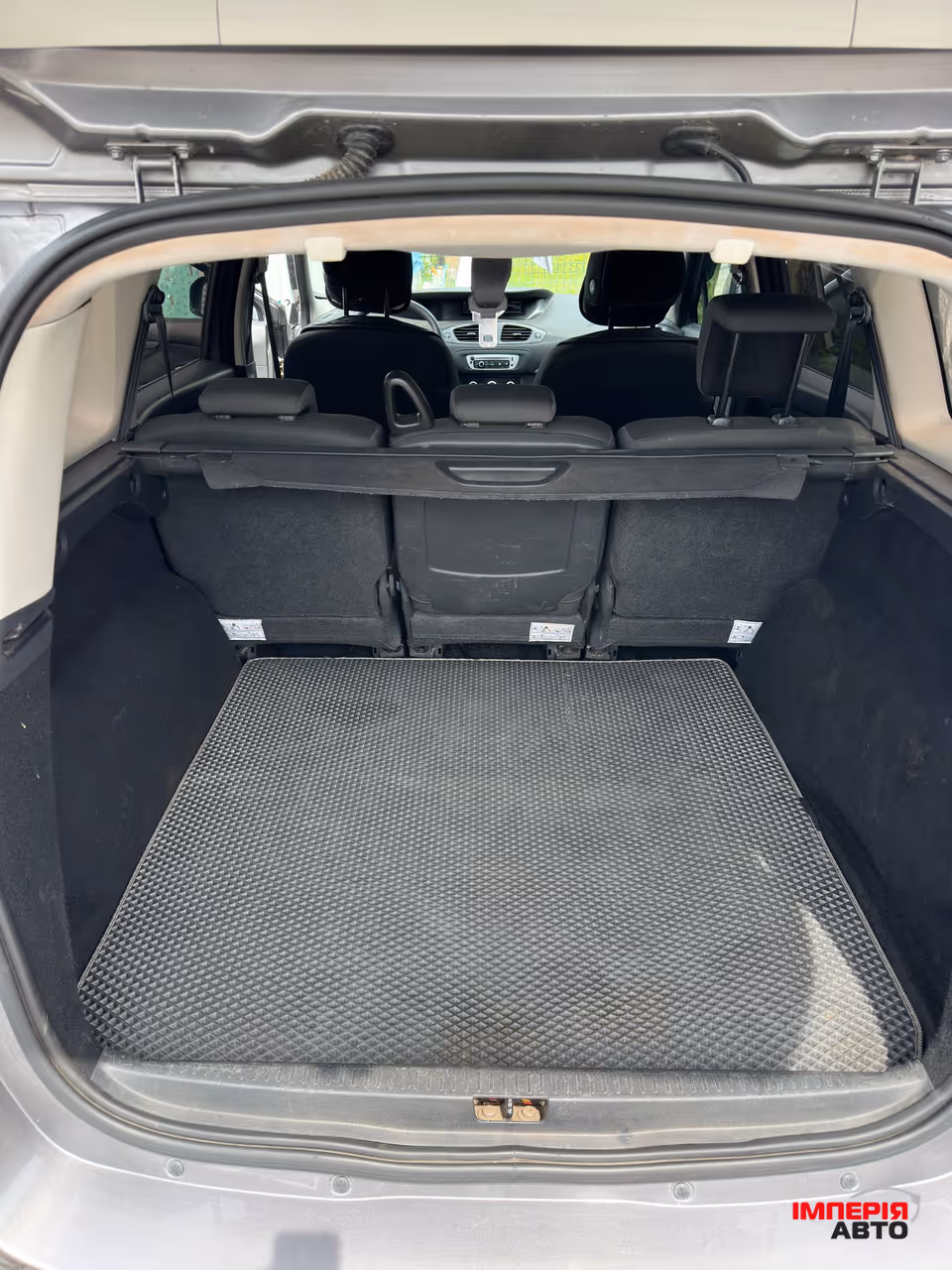 Renault Scenic - фото 17