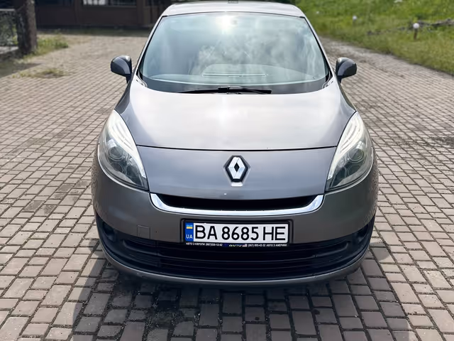 Renault Scenic - фото 2