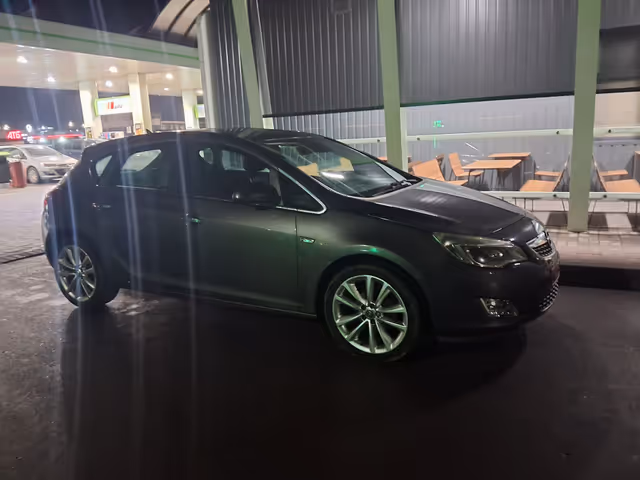 Opel Astra - фото 4
